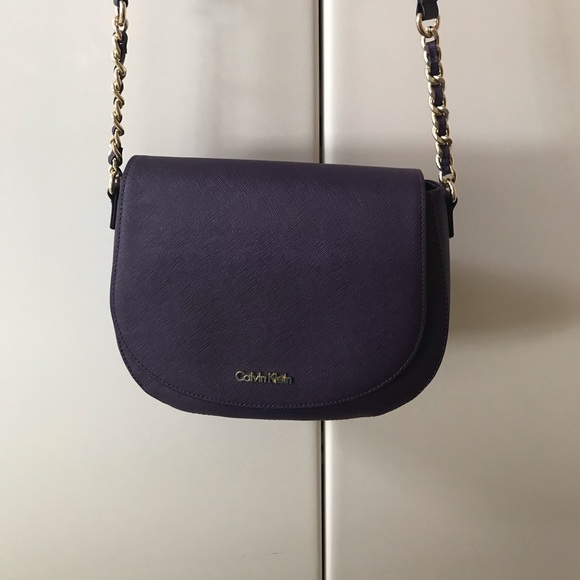 Calvin Klein Handbags - Gorgeous Calvin Klein handbag.  Never used.